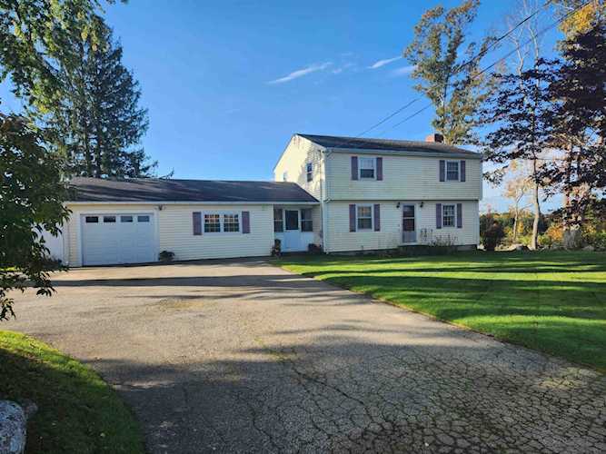 112 South Rd Brentwood, NH 03833