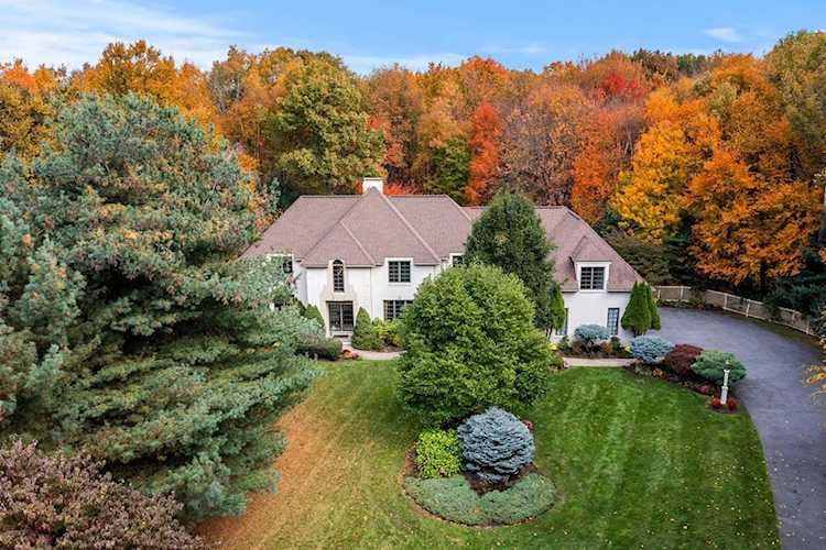 23 Olde Meetinghouse Road Westborough, MA 01581