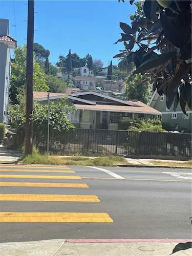 327 N Avenue 61 Los Angeles, CA 90042