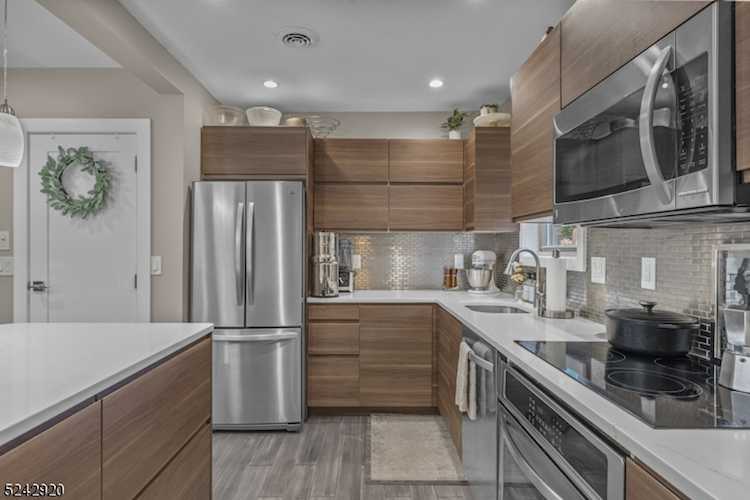 29 Upper Mountain Ave Montclair Twp., NJ 07042
