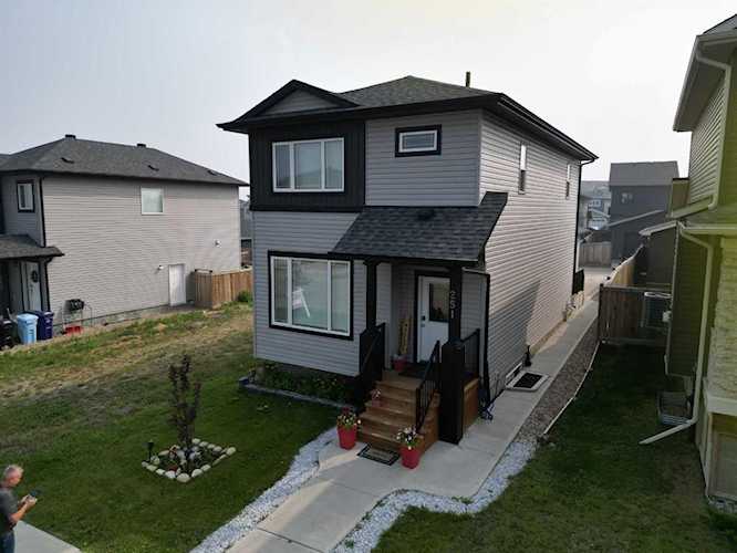 251 Prospect Dr Fort McMurray, AB T9K 0