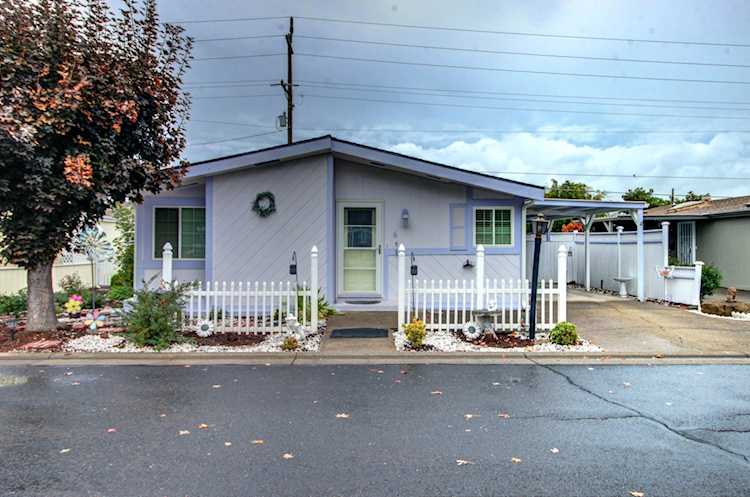 4624 S Pacific Hwy #4 Phoenix, OR 97535