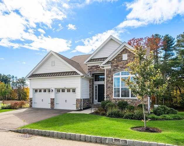 126 Glen Ellen Blvd #126 Millis, MA 02054