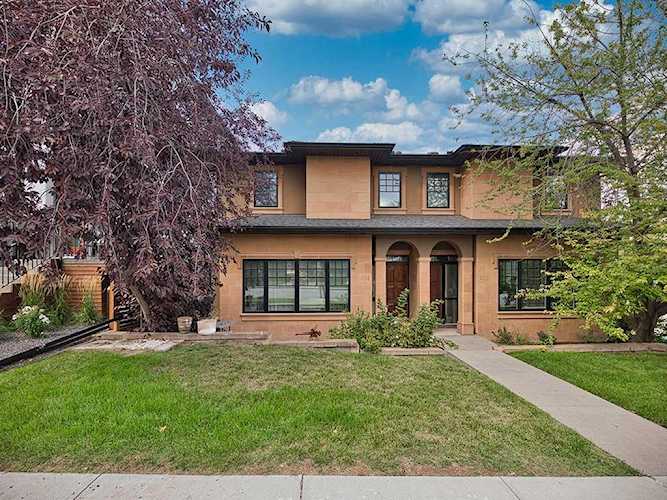 104 38A Ave SW Calgary, AB T2S 0W4