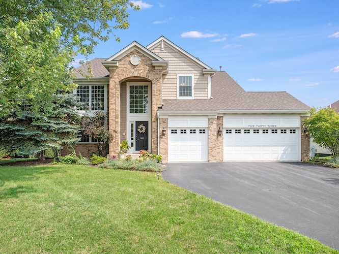 533 Western Dr North Aurora, IL 60542