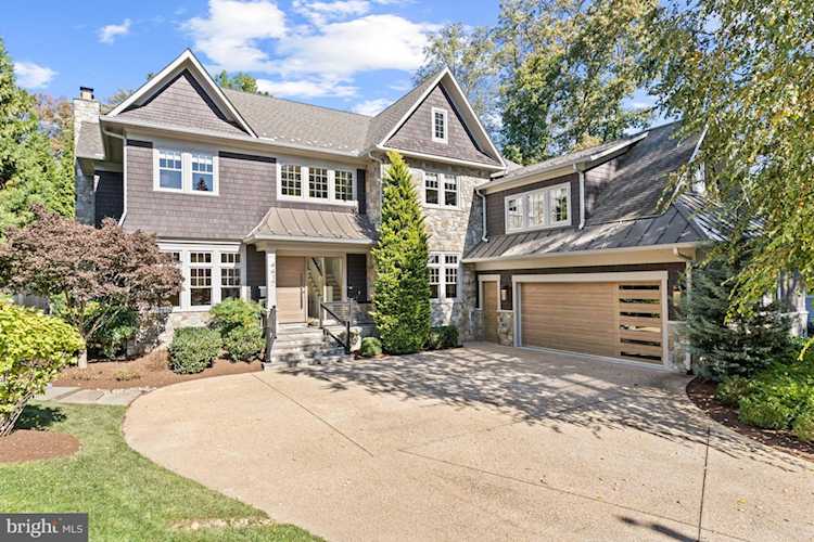 4417 36th St N Arlington, VA 22207