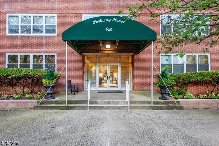 926 Bloomfield Ave Glen Ridge Boro Twp., NJ 07028