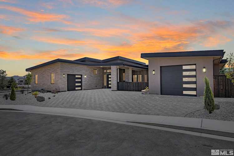 724 Canter Wy Reno, NV 89509