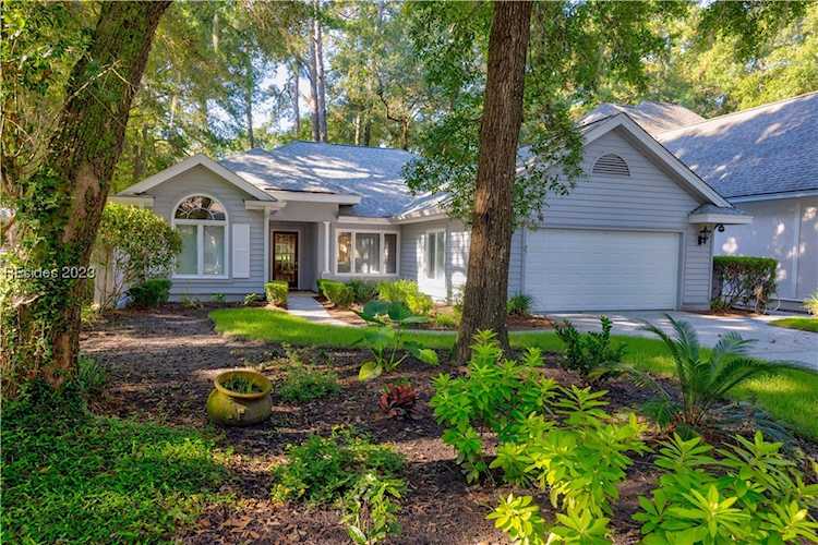 17 Brewton Ct Hilton Head Island, SC 29926