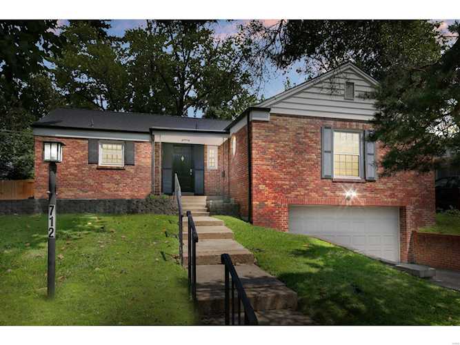 712 Francis Place Clayton, MO 63105