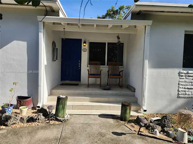 1700 Nocatee Dr Miami, FL 33133