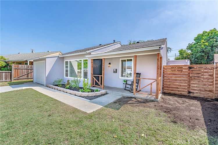 13852 Cowley Ave Bellflower, CA 90706