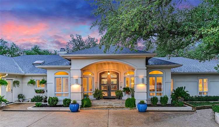 919 Porpoise ST Lakeway, TX 78734