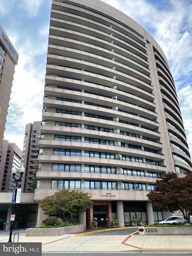 1200 Crystal Dr #214 Arlington, VA 22202
