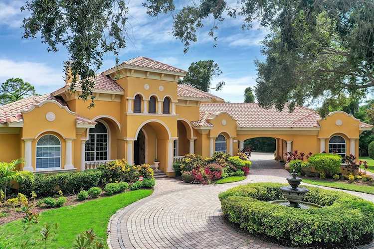 7424 Mayfair Ct University Park, FL 34201