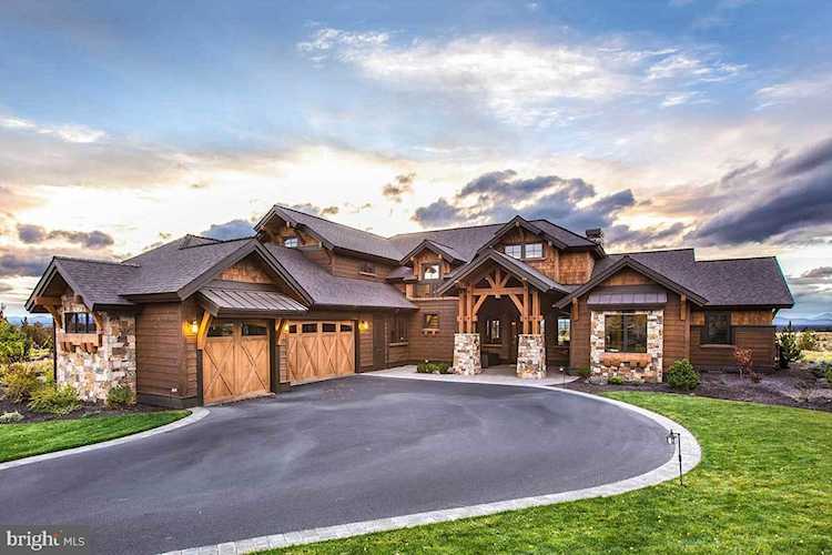 18480 Water Lily Ln Round Hill, VA 20141