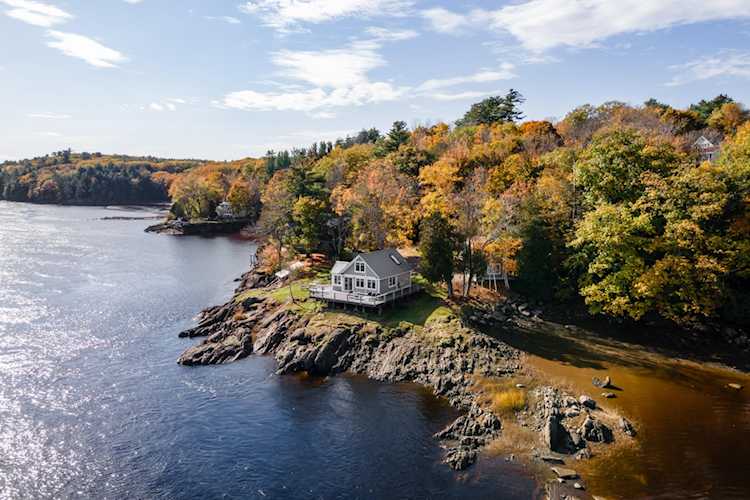 83 Summer St Hampden, ME 04444