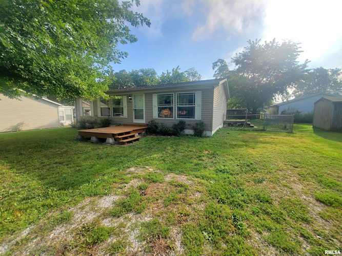 310 N Yates St Tallula, IL 62688