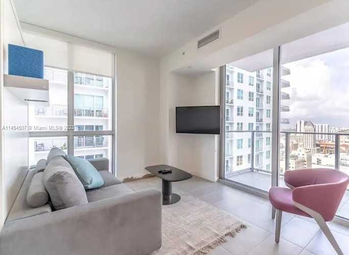 227 NE 2nd St #2902 Miami, FL 33132