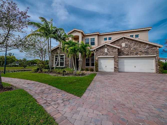 8965 Cypress Grove Lane Royal Palm Beach, FL 33411