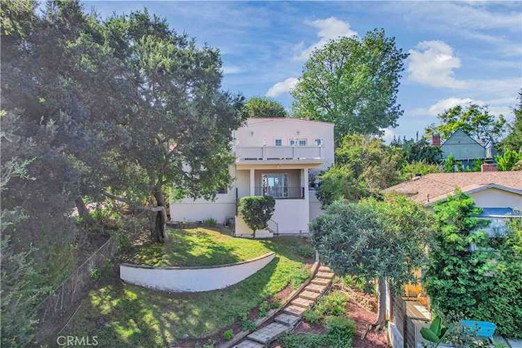 11152 Sunshine Studio City, CA 91604