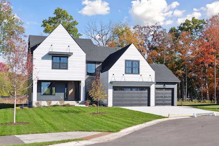1898 Della Drive Chanhassen, MN 55317
