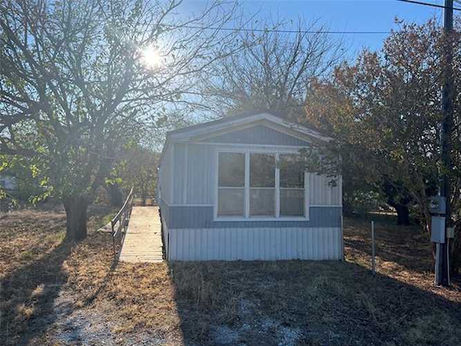 429 Skylark Drive Granbury, TX 76049