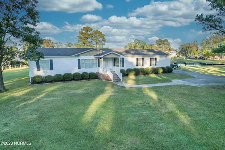110 Canal Ct Grandy, NC 27939