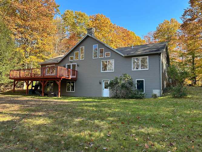 57 Maple Ridge Dr Winthrop, ME 04364