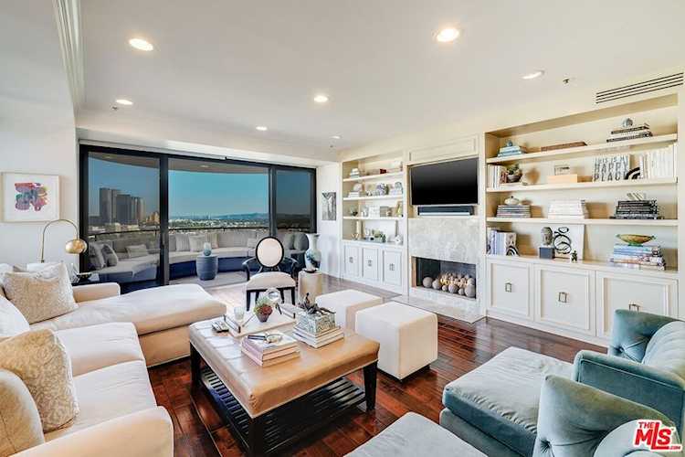 10560 Wilshire Blvd #1604 Los Angeles, CA 90024