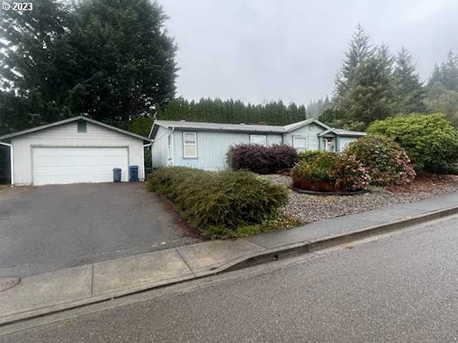 1391 N Laurel ST Coquille, OR 97423