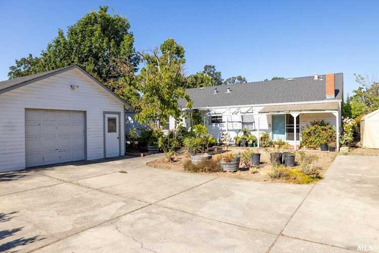 2011 Quail Run Santa Rosa, CA 95403