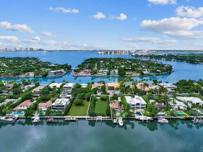 6525 Allison Rd Miami Beach, FL 33141