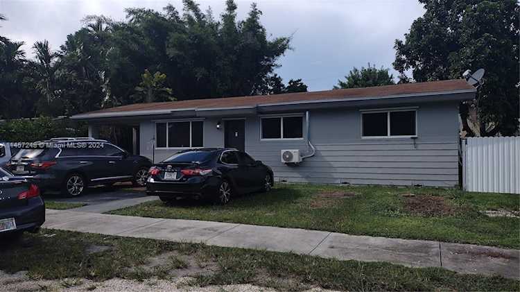 1141 NW 112th St Miami, FL 33168
