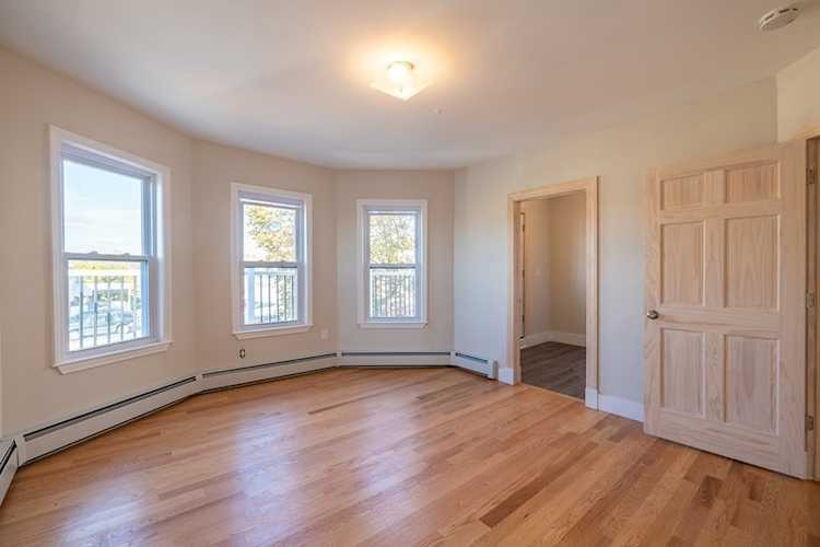 482 Broadway #2 Somerville, MA 02145