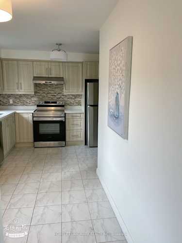 66 Clark Ave Markham, ON L3T 1S5