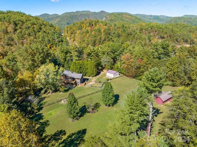 692 Paint Rock Rd Hot Springs, NC 28743