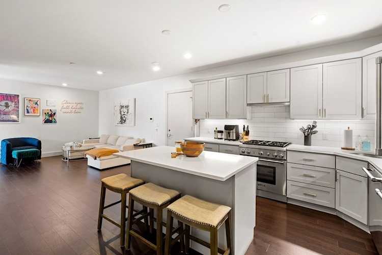 410 W Broadway #203 Boston, MA 02127