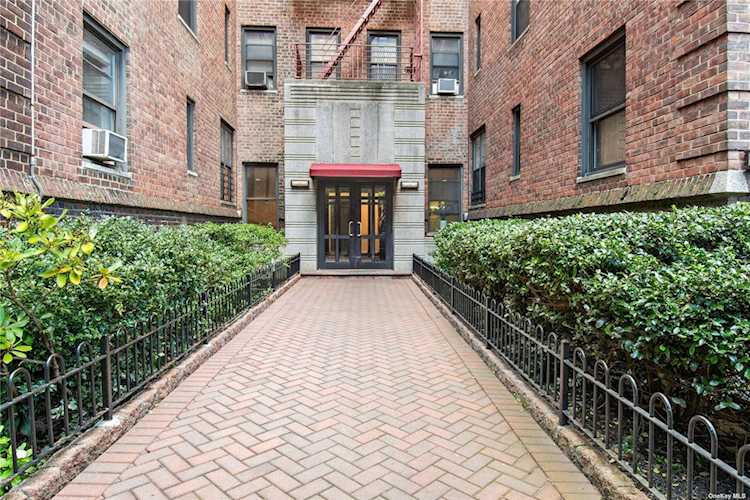 3017 Riverdale Ave 1F #1F Bronx, NY 10463