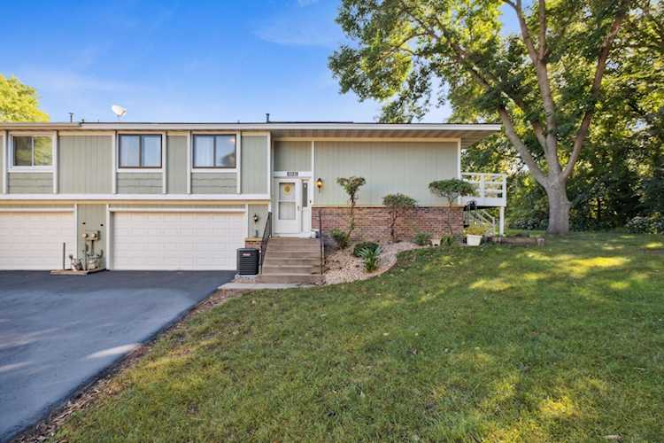 6941 Macbeth Circle Woodbury, MN 55125