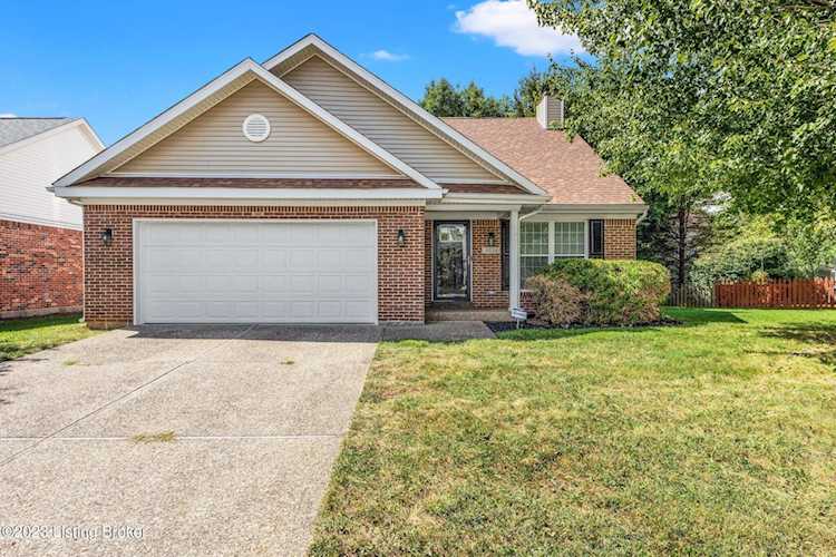 4604 Oak Pointe Dr Louisville, KY 40245