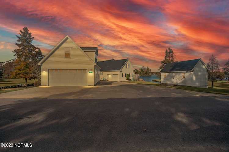 207 Bay Ct Hertford, NC 27944