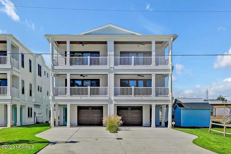 1702 Bonito Ln Kure Beach, NC 28449