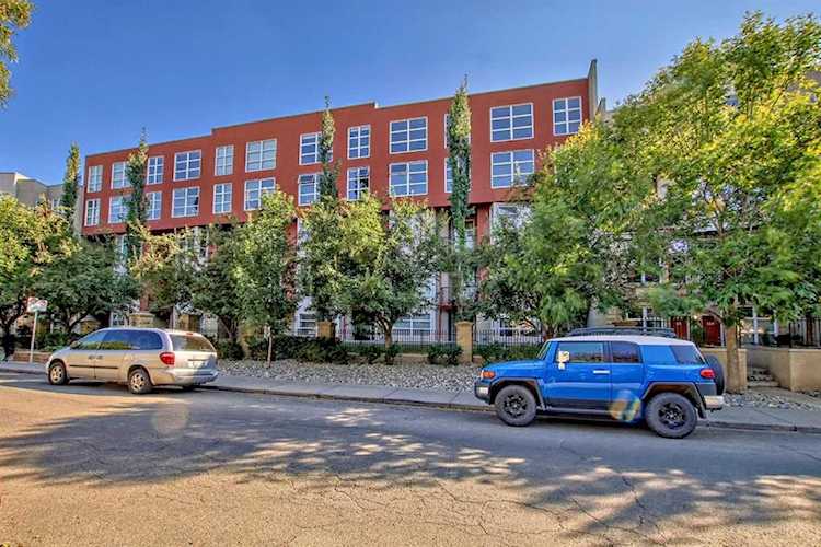 315 24 Ave SW #225 Calgary, AB T2S 3E7