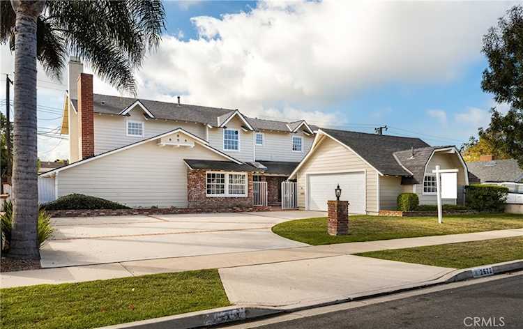 2672 Saint Albans Dr Rossmoor, CA 90720