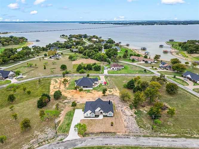 205 Chambers Point Dr Kerens, TX 75144