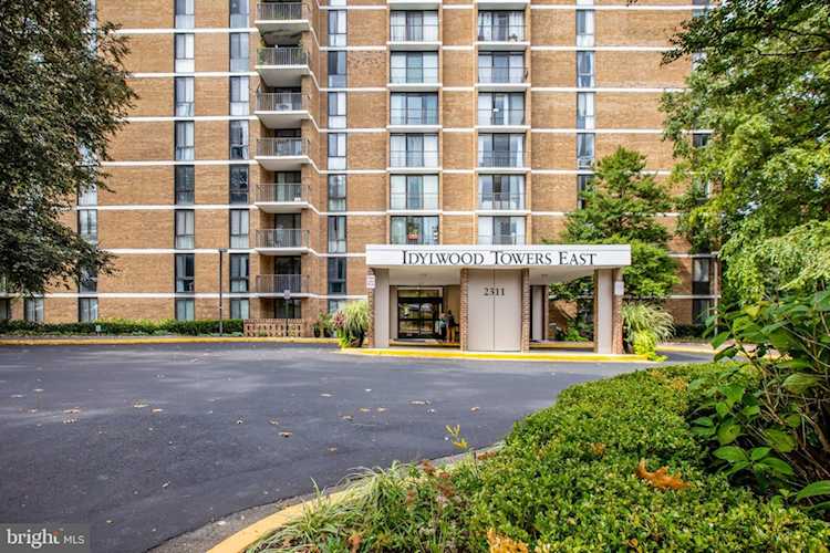 2311 Pimmit Dr #904 For Sale in Falls Church Photo 1