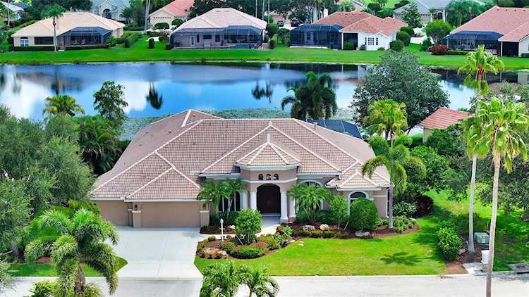 7913 Royal Queensland WAY Lakewood Ranch, FL 34202