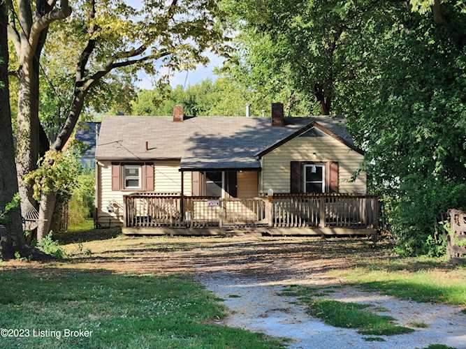 home for sale at 1235 Bicknell Ave Louisville KY 40215 MLS 1648753