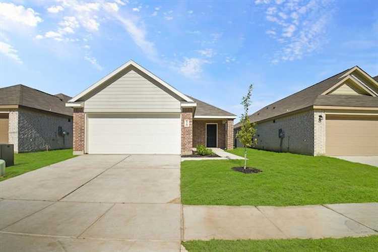1710 Luke Street Ennis, TX 75119